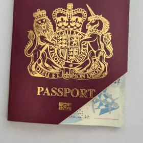 presenting the only non faded uk passport v0 bhpx9ks4yocb1